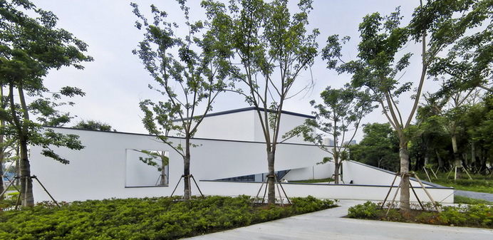 东来书店
